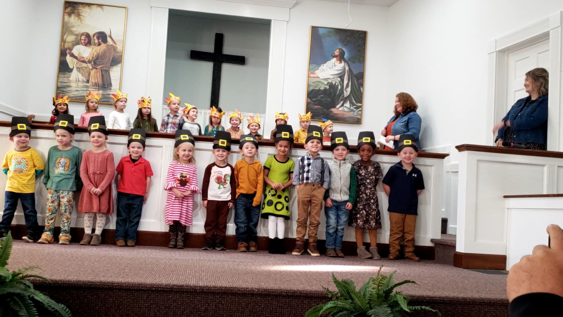PRESENTS THANKSGIVING PROGRAM